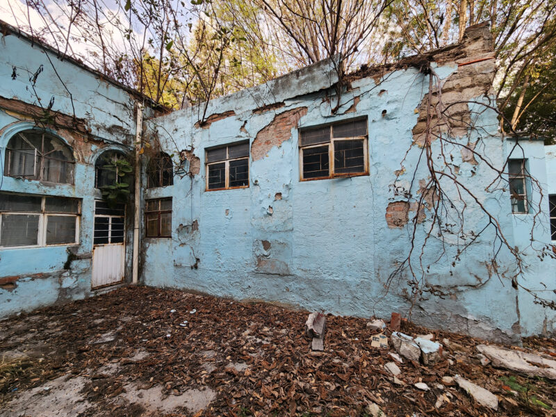 Lugar Abandonado 010