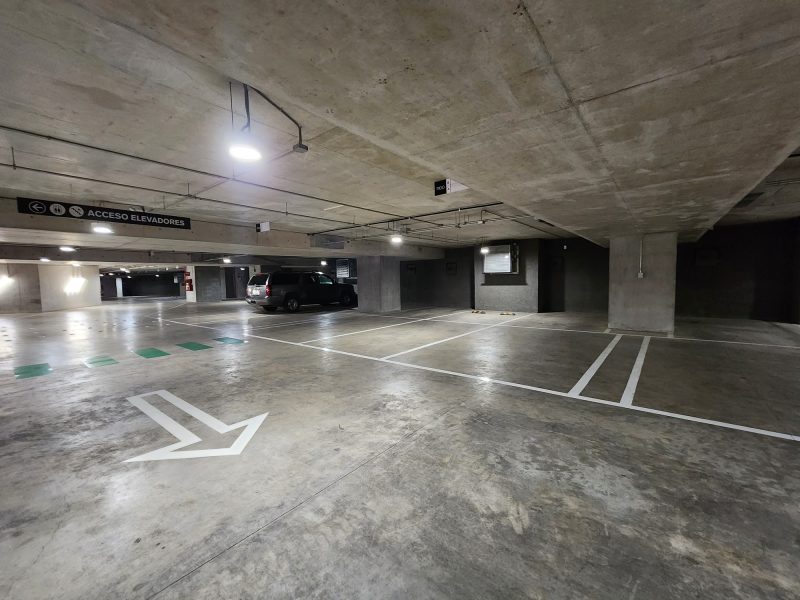Estacionamiento 014