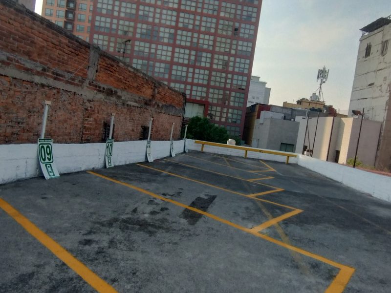 Estacionamiento 001